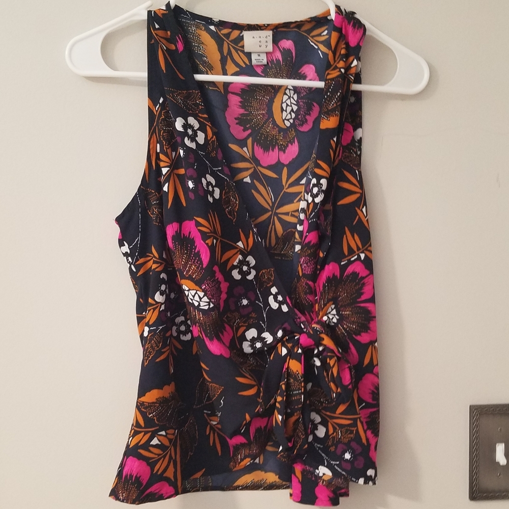 Women's sleeveless top